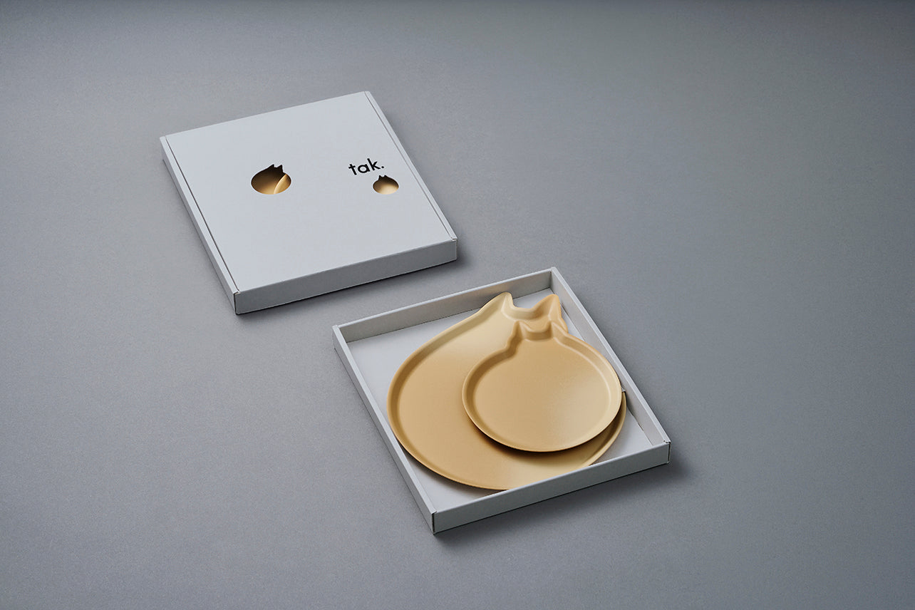 tak AMI DISH gift box cat