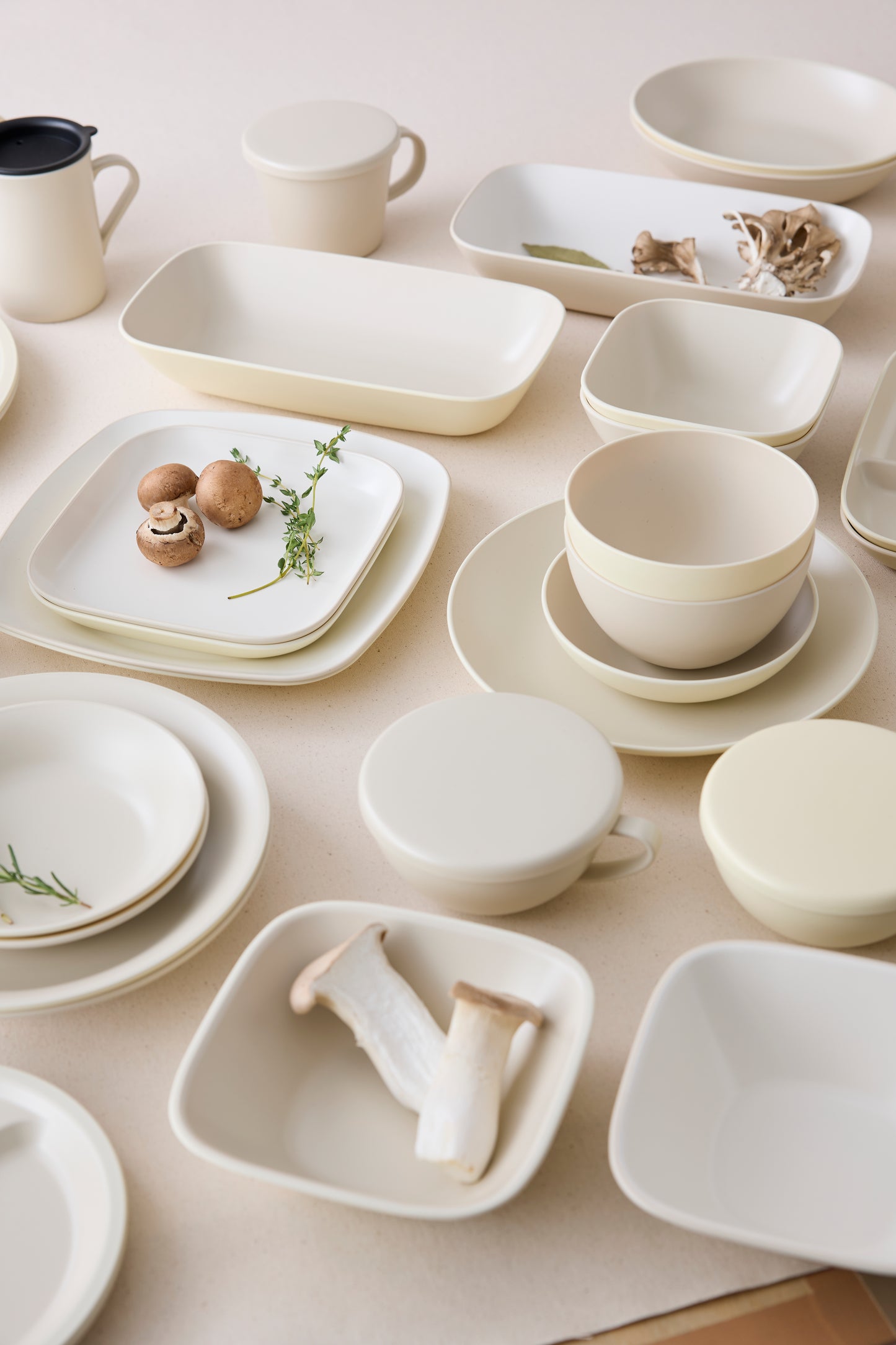 Calm Dish フタ付マグ